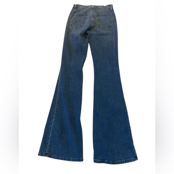 Frame Denim Le Francoise Flare Jeans in Sunnyslope - Picture 10 of 14